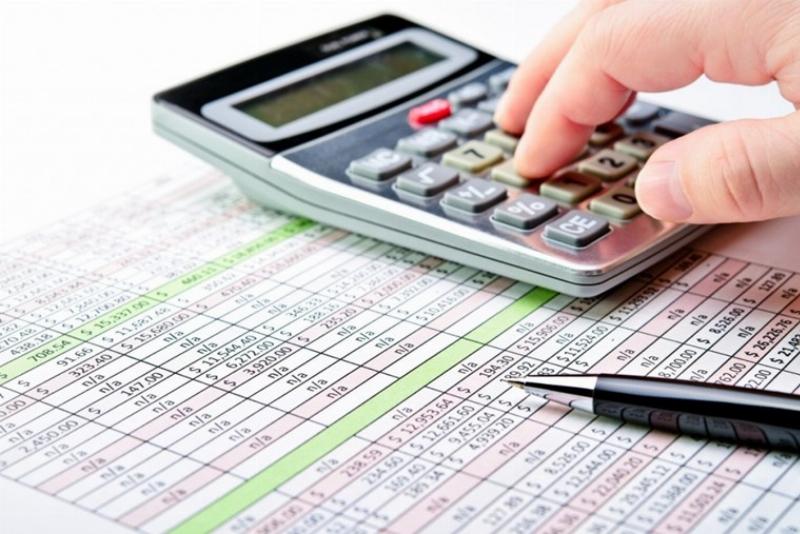Hình ảnh minh họa các giấy tờ cần thiết khi đăng ký xe máy mới mua từ đại lý bao gồm hóa đơn, phiếu xuất xưởng, giấy khai đăng ký, giấy tờ tùy thân
